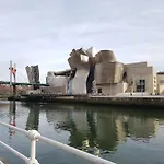 Mini-hôtel Guggenheim Riverview Hbi01297
