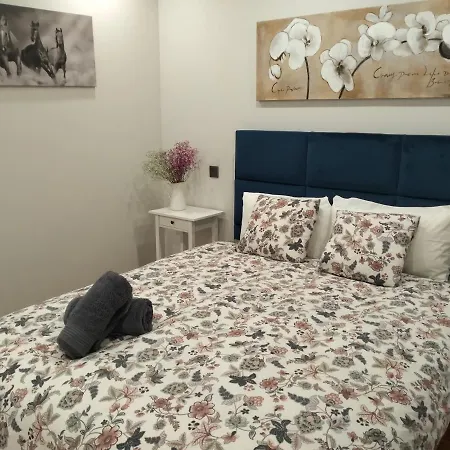 Guggenheim Riverview Hbi01297