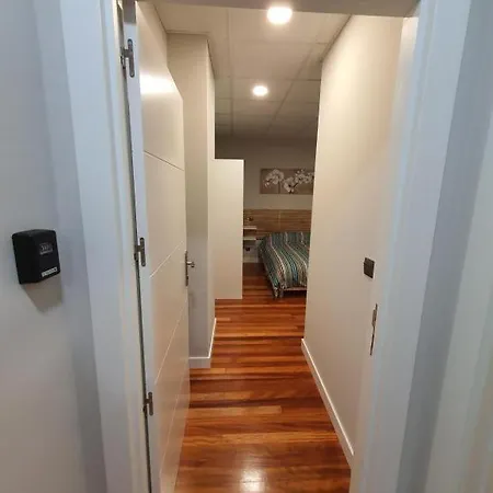 بيت ريفي Guggenheim Riverview Hbi01297 *
