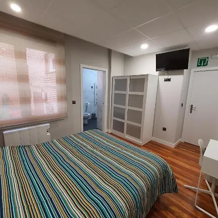 Guggenheim Riverview Hbi01297 בית הארחה בילבאו