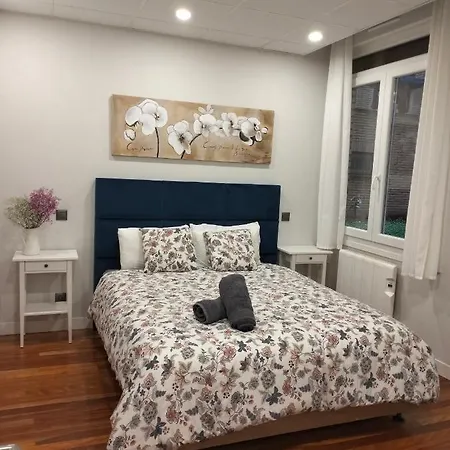 Guggenheim Riverview Hbi01297 בית הארחה בילבאו