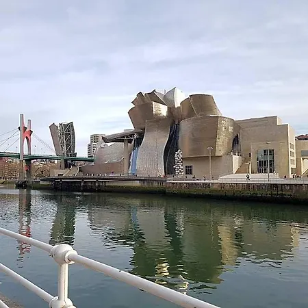 Fogadó Guggenheim Riverview Hbi01297
