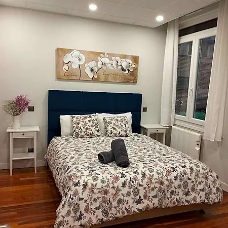 بيت ريفي Guggenheim Riverview Hbi01297 *