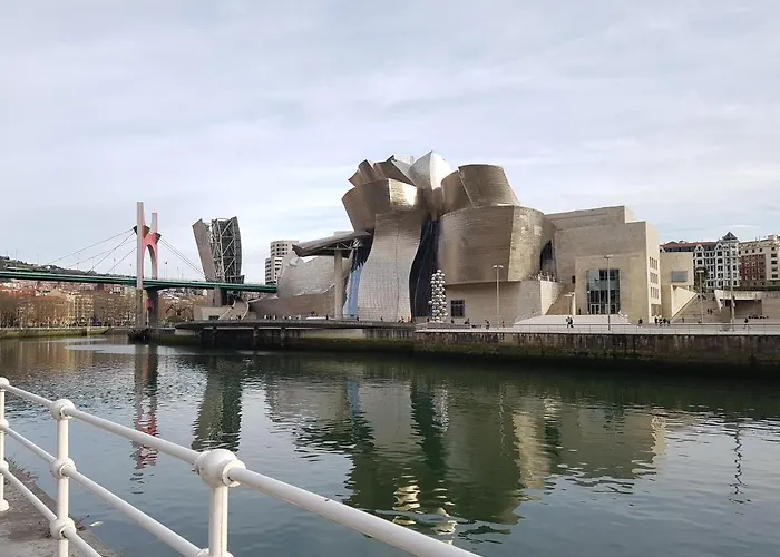 Мініготель Guggenheim Riverview Hbi01297