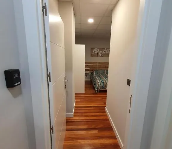 Мініготель Guggenheim Riverview Hbi01297 *