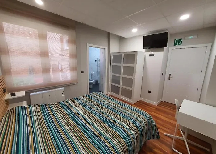 Guggenheim Riverview Hbi01297 Мініготель Більбао