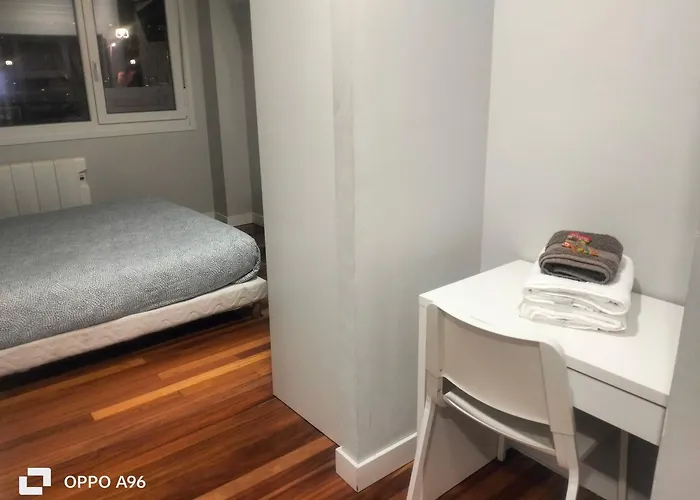 Мініготель Guggenheim Riverview Hbi01297 *