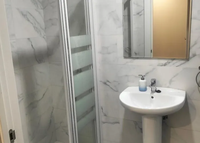 Мініготель Guggenheim Riverview Hbi01297